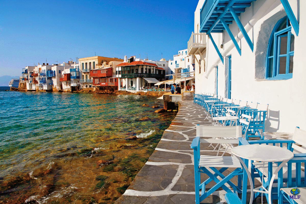 Mesas a la orilla del mar en Mykonos (Grecia) con la "Pequeña Venecia" al fondo... no es fantástico? CRUCEROS MYKONOS CRUCEROS GRECIA CRUCEROS MEDITERRANEO CRUCEROS ISLAS GRIEGAS CRUCEROS MEDITERRANEO ORIENTAL CRUCEROS MAR EGEO CRUCEROS GRECIA CRUCEROS ISLAS DE GRECIA CRUCEROS ESTE DE EUROPA CRUCERO MEDITERRANEO ESTE CRUCEROS ADRIATICO CRUCERO ISLAS CICLADAS